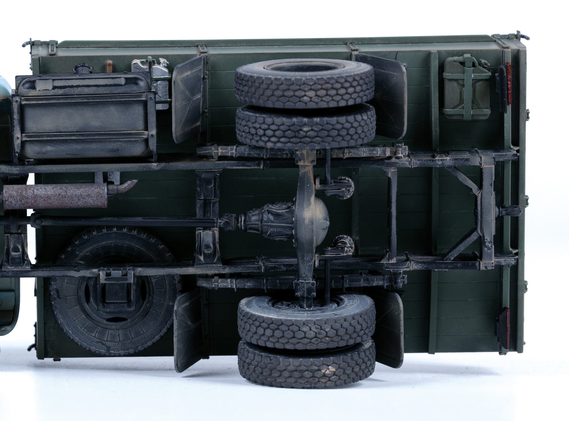 Zvezda 1:35 ZIL-130 Soviet Truck - Z3712