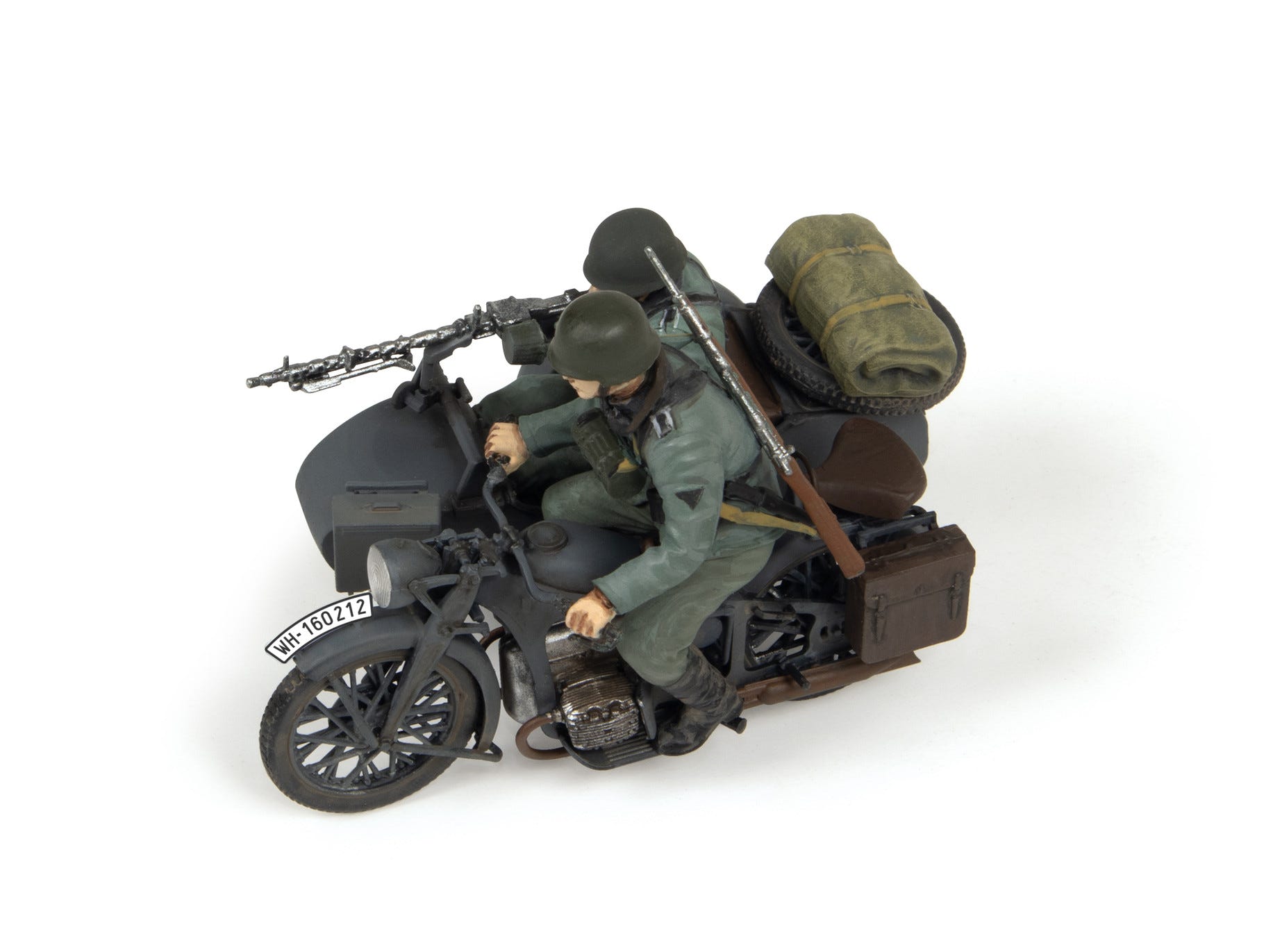 Zvezda 1:35 German WWII Zuendapp K800 Motorcycle with Sidecar & Crew - Z3717
