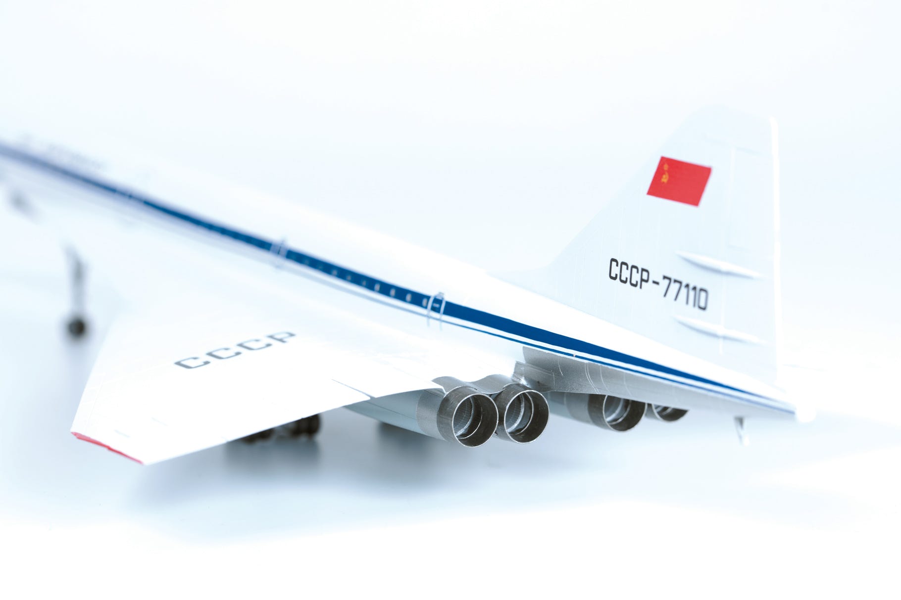 Zvezda 1:144 Tu-144 Tupolev Supersonic Civil Airliner - Z7045