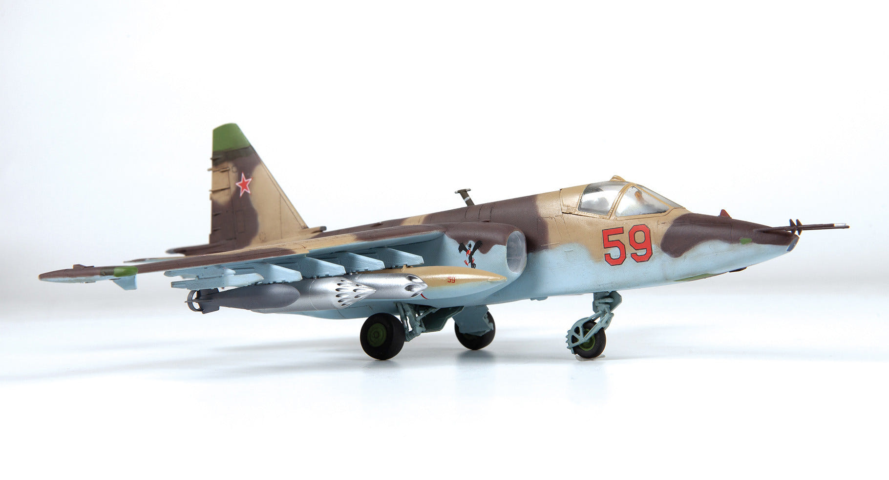 Zvezda 1:72 Soviet Attack Aircraft SU-25 “Frogfoot” - Z7312