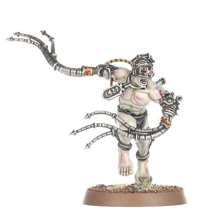 Single painted Arco-Flagellant with long whip-like flail arms, close view