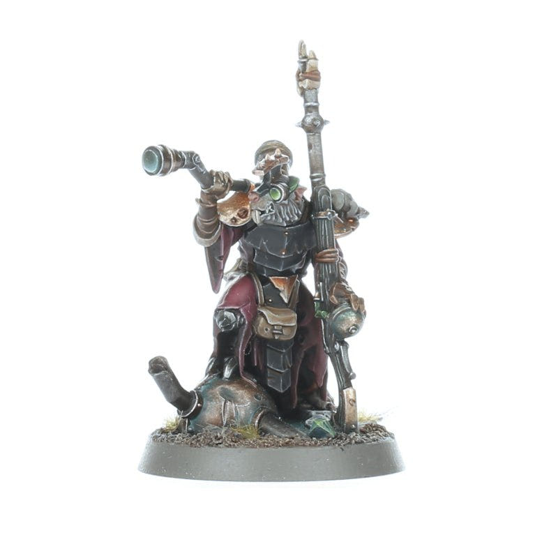 Painted Skaven Warlock Engineer with a warp-pistol and staff