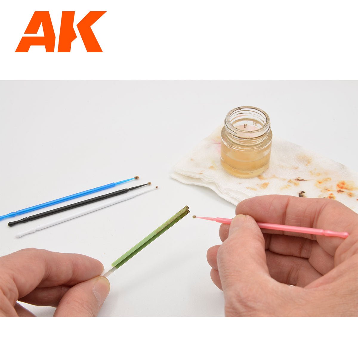 AK Interactive Multipurpose sticks (8units) AK9330 - Loaded Dice
