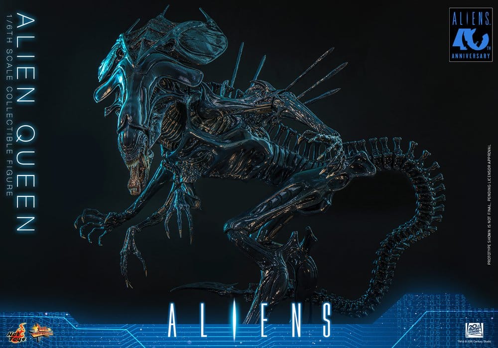 Hot Toys Alien Queen figure with diorama base