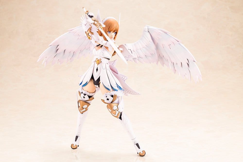 Grande Scale Lumitea raising her sword overhead, Kotobukiya Arcanadea kit