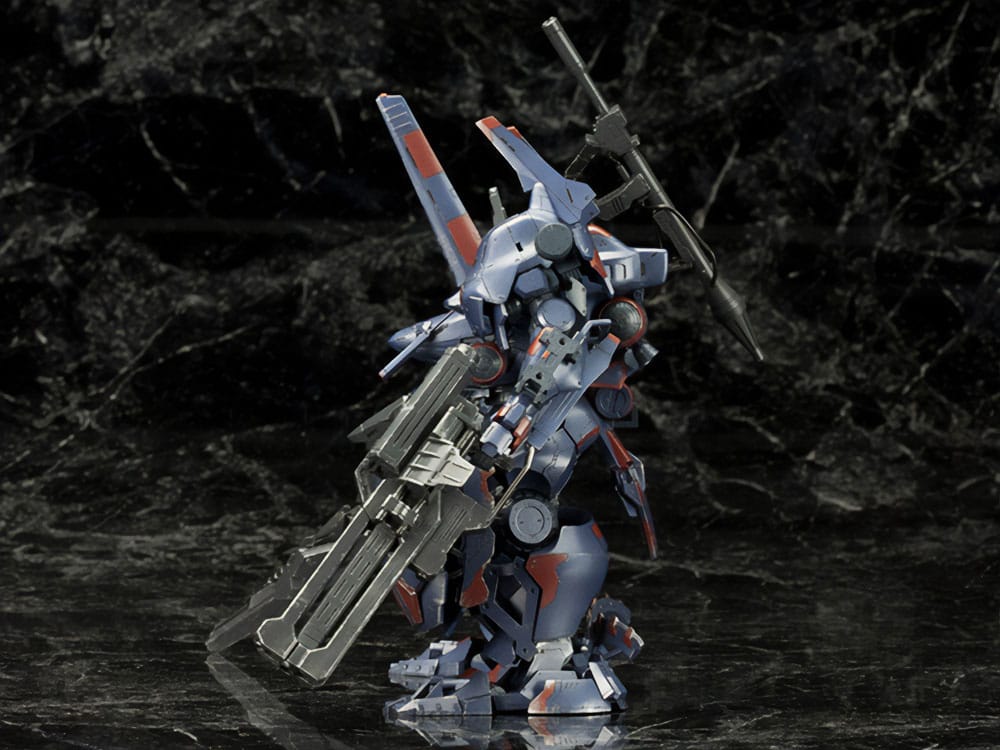 Kotobukiya Hanged Man 1/72 Armored Core V kit, right side profile with rifles