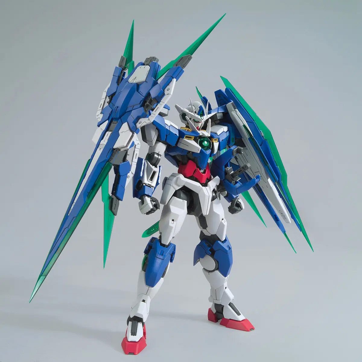 Bandai MG 1:100 00 QAN(T) Full Saber - MK55328