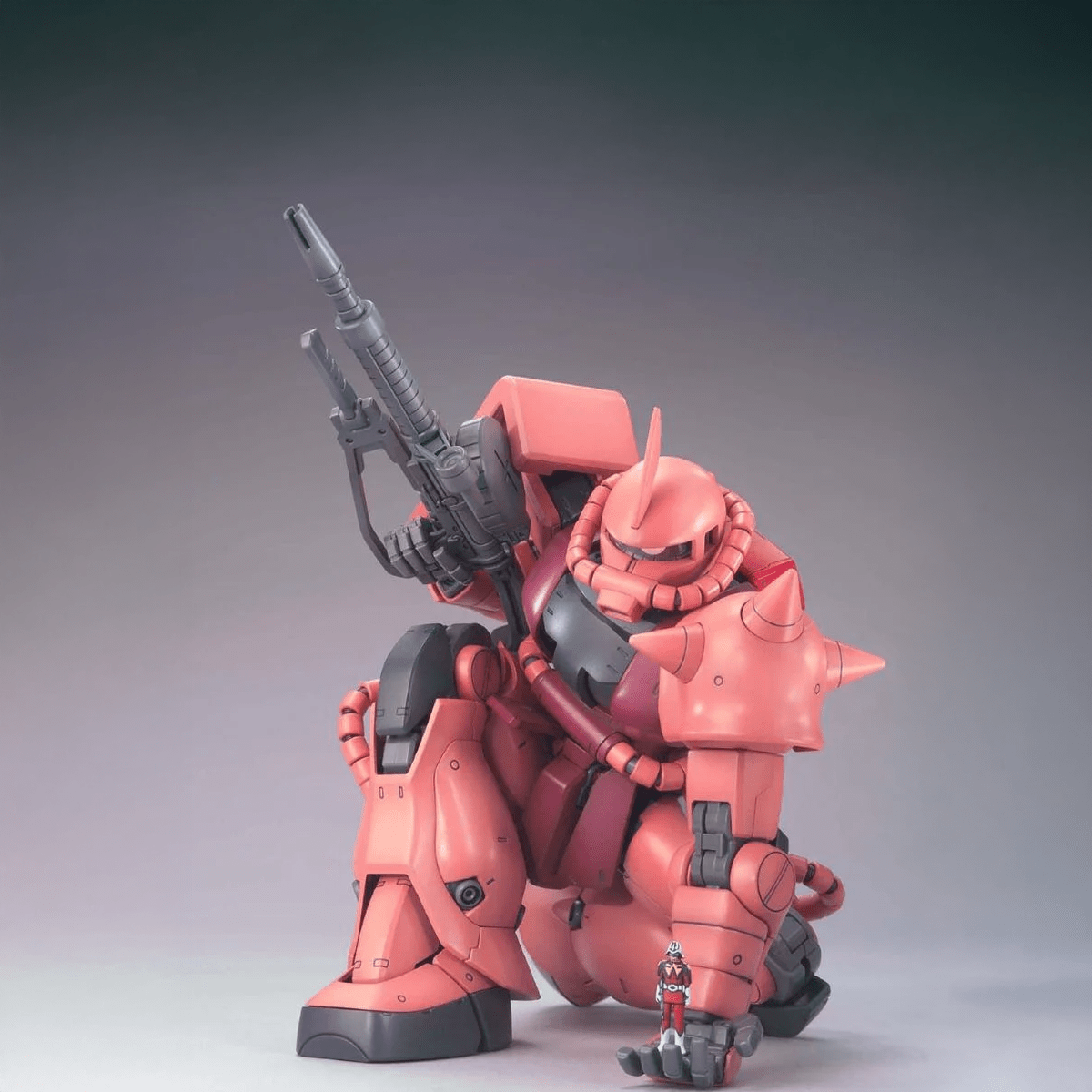 Bandai MG 1:100 MS-06S Char's Zaku Version 2.0 - MK61581
