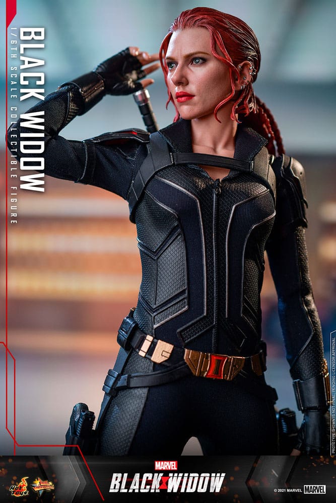 Hot Toys Black Widow 1/6 figure waist-up, red braided hair and black suit with gold belt