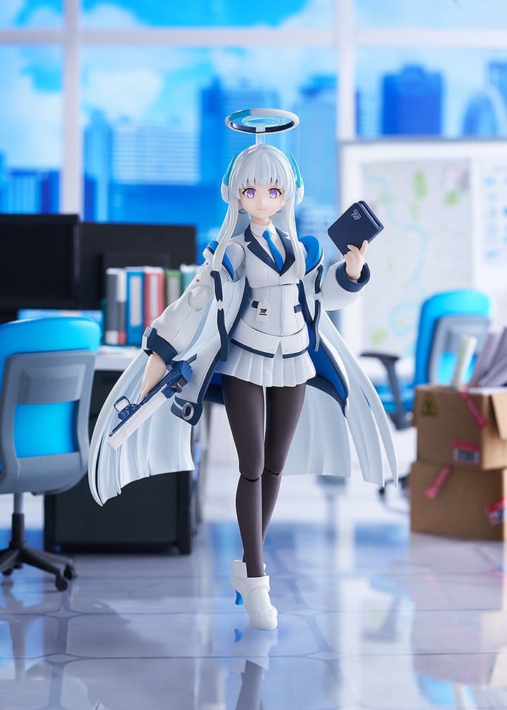figma Noa Ushio walking with her notebook in an office diorama setting