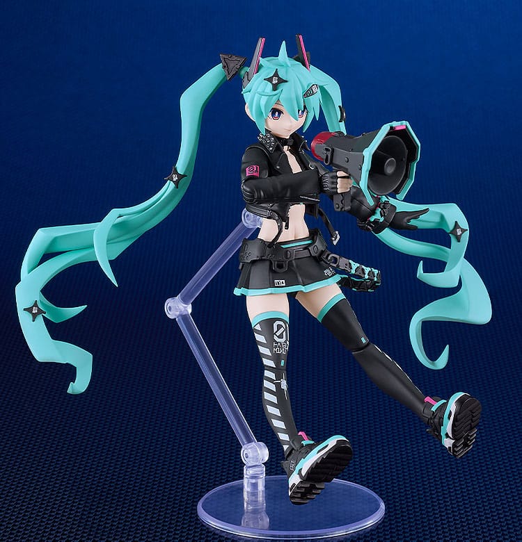 Hatsune Miku Plamatea kit aiming the megaphone forward in a running pose