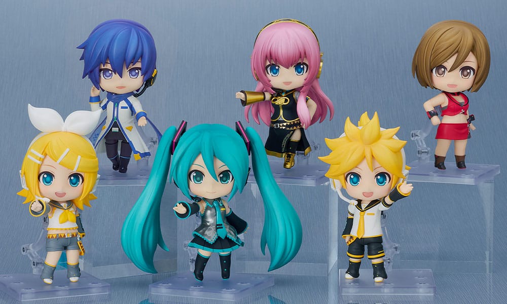 Kagamine Len 2.0 Nendoroid in a group display with Miku, Rin and other Vocaloid Nendoroids