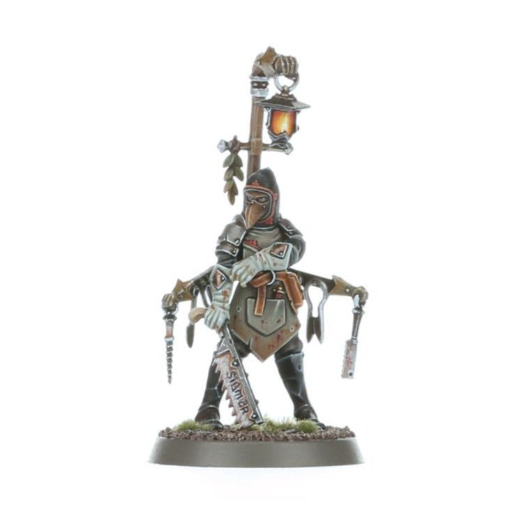Freeguild Command Corps painted hooded figure holding a lantern pole and carrying tools, Cities of Sigmar