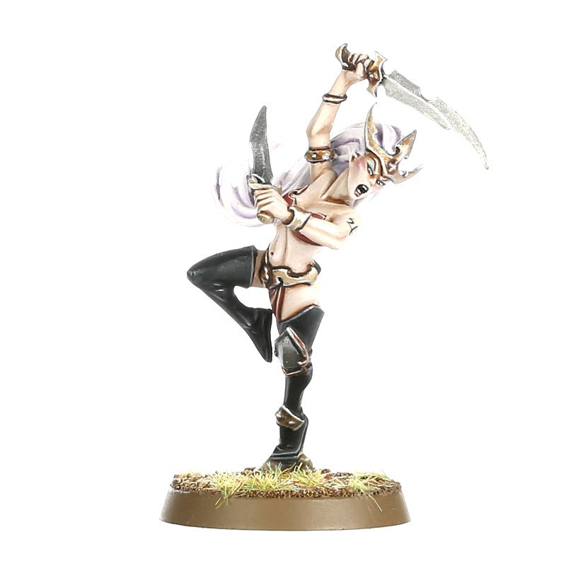 Daughters of Khaine: Witch Aelves painted miniature - Loaded Dice