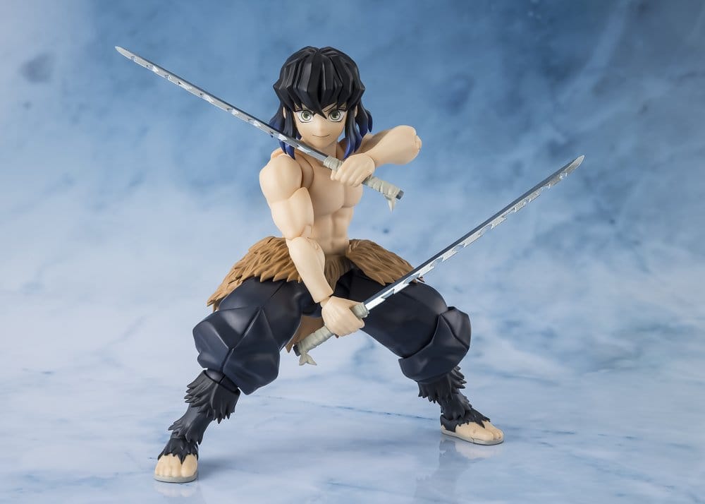 S.H.Figuarts Inosuke Hashibira unmasked in a crouching stance with twin serrated swords
