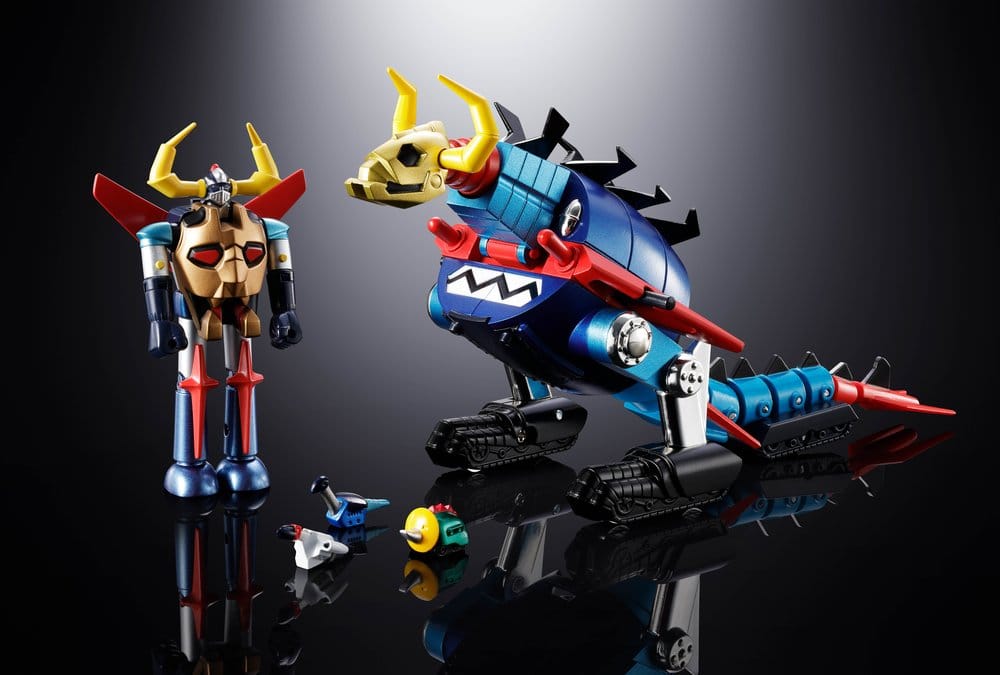 Bandai Chogokin Daikumaryu with Gaiking figure and mini dinosaur squadron machines