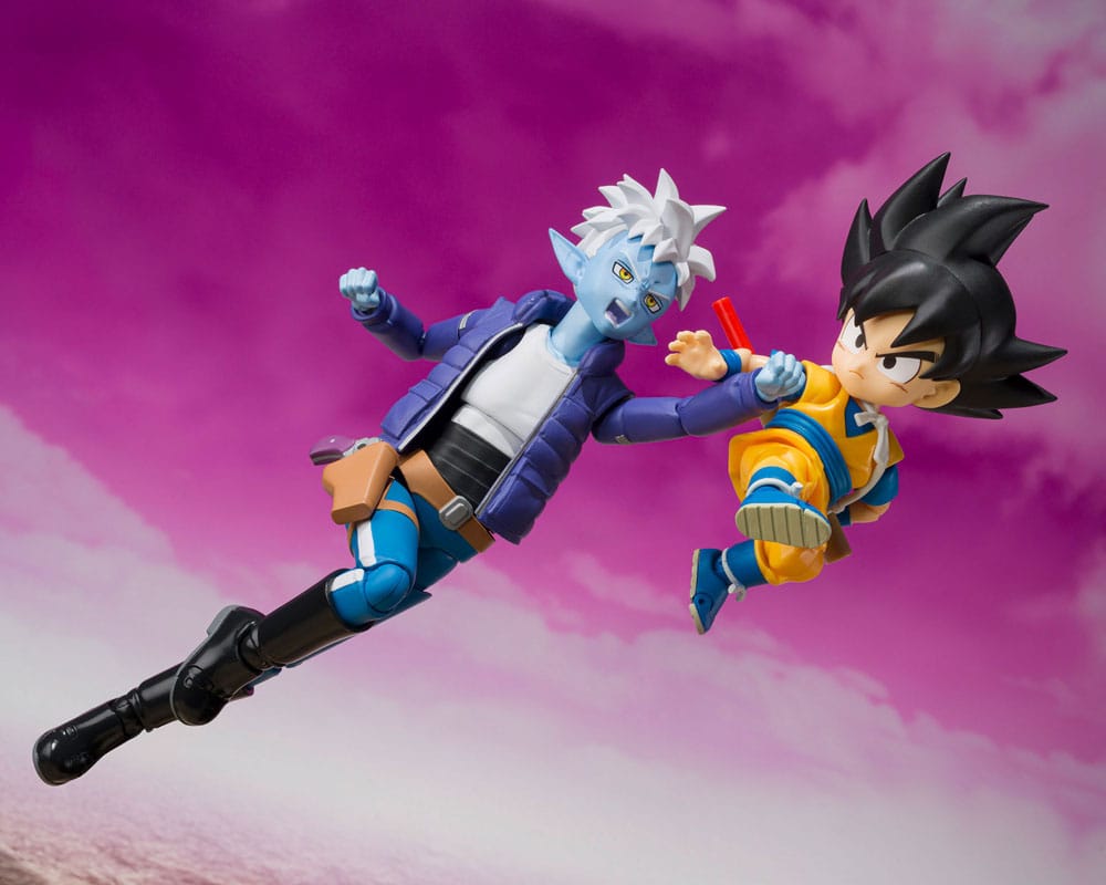 Dragon Ball Daima S.H.Figuarts Glorio figure, flying alongside a mini Goku figure