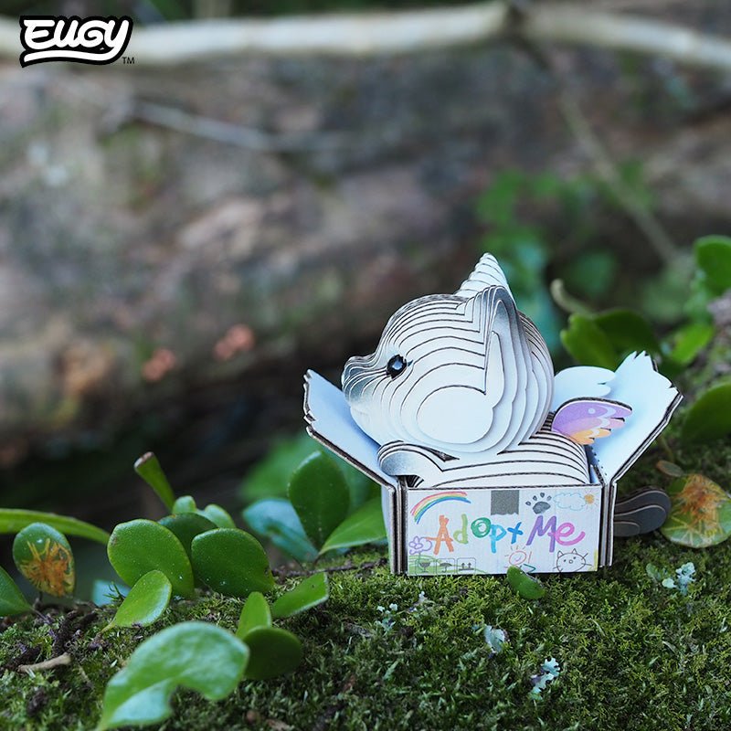 EUGY Cat - Mocha 3D cardboard model kit - built model on display