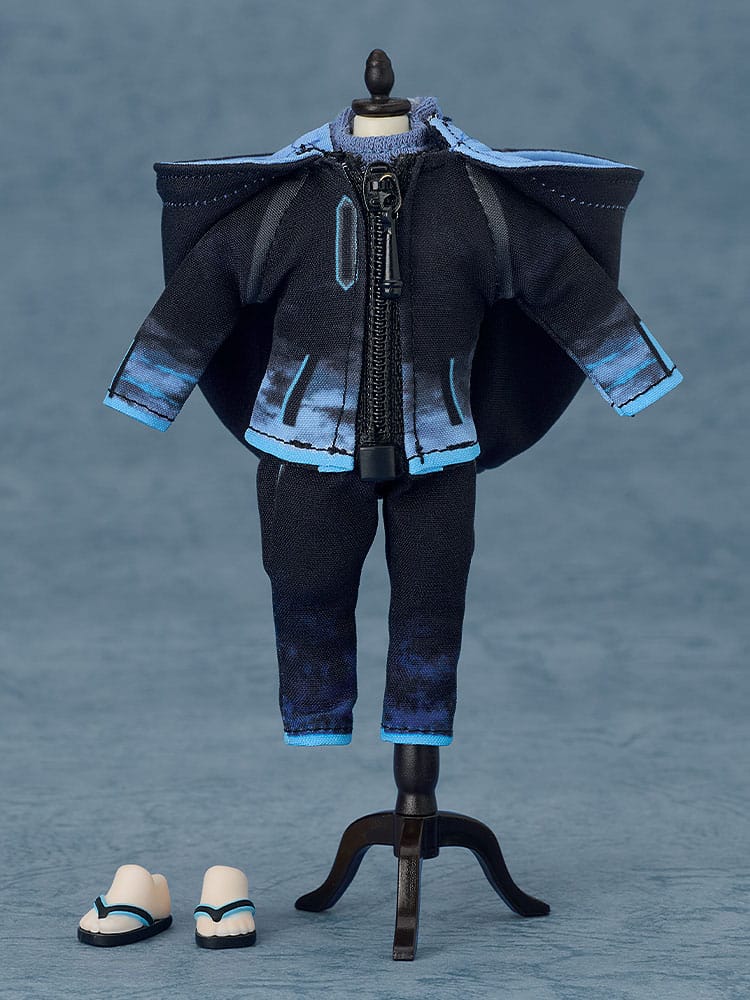 Oberon Moody Summer Ver. Nendoroid Doll hoodie, trousers and sandals displayed on a dress stand