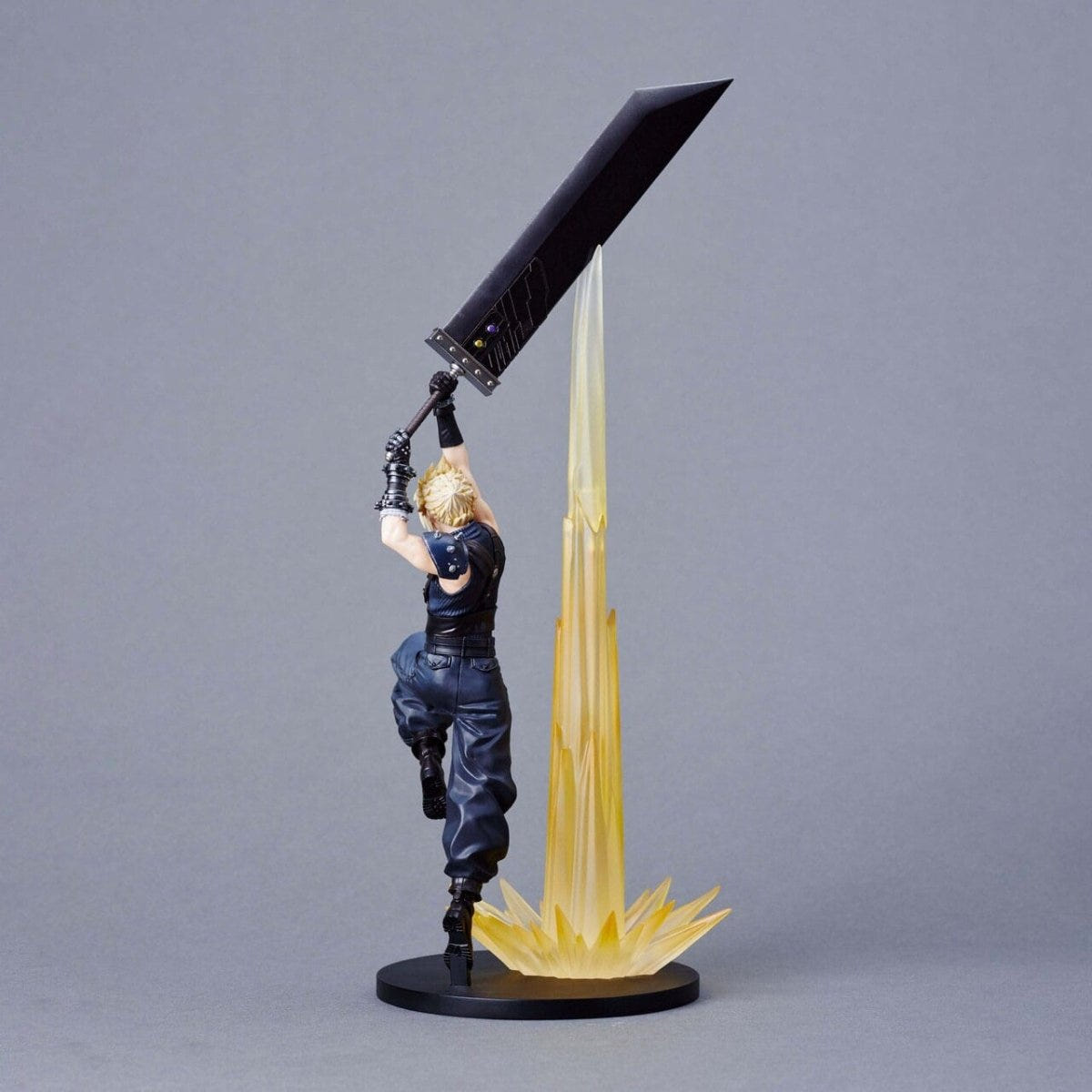 Final Fantasy VII Rebirth Cloud Strife figure, rear three-quarter view showing the Ascension effect