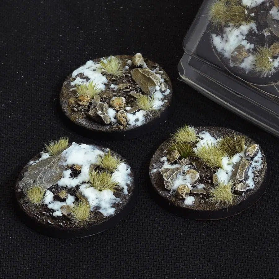 Three Gamers Grass Winter 50mm round bases with snow, rock and pale tufts