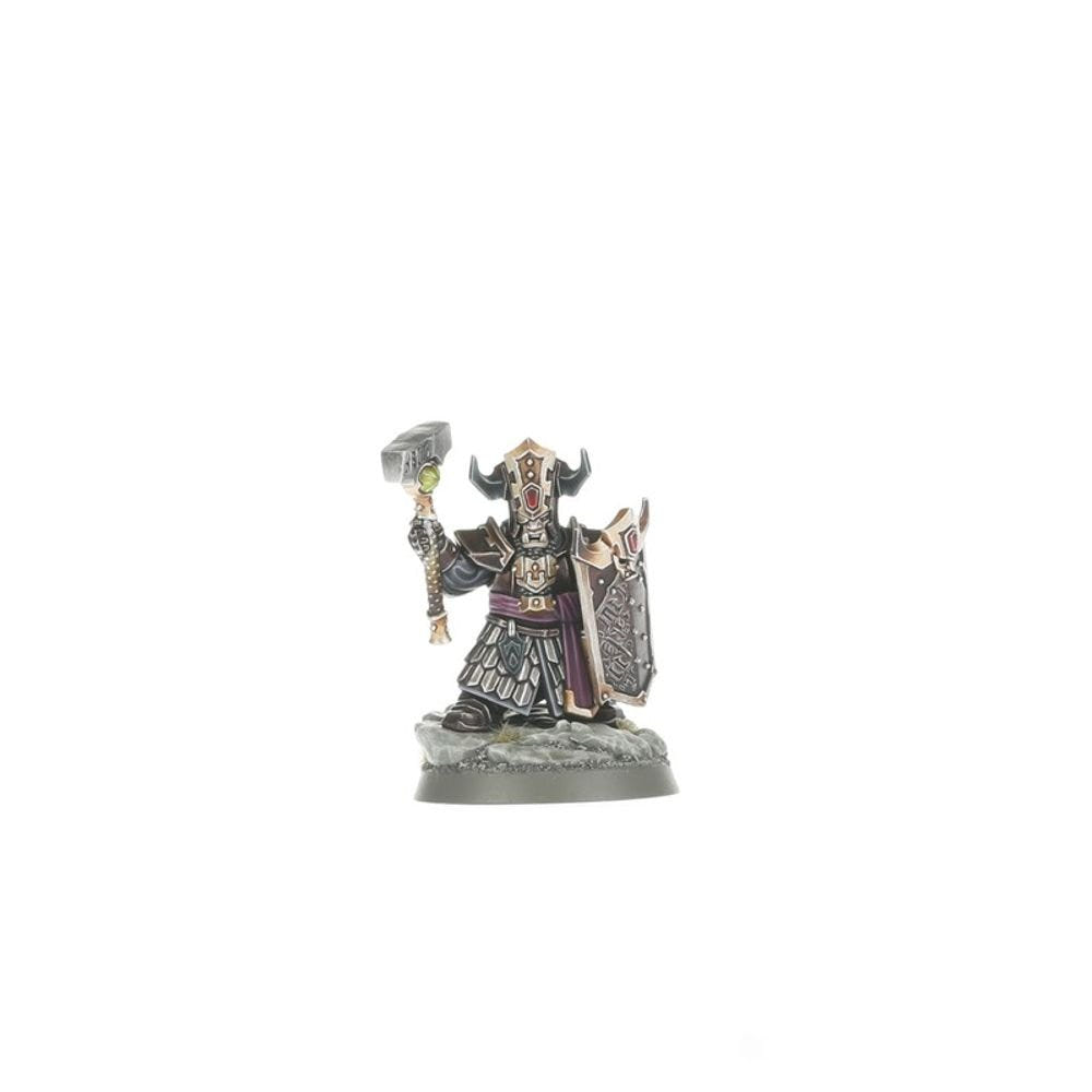Painted Infernal Cohort champion with two-handed hammer and shield