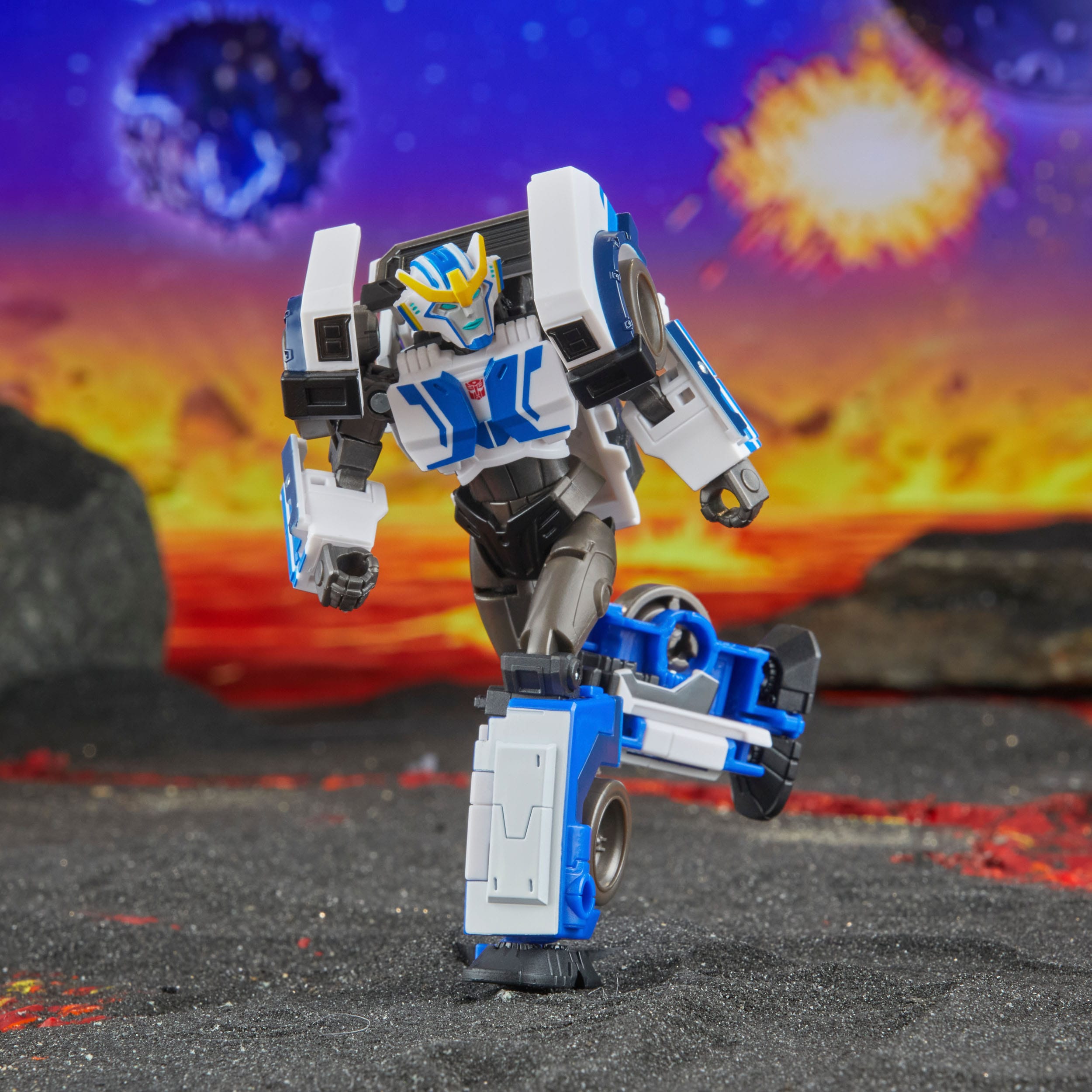 Transformers Generations Legacy United Deluxe Class Action Figure Robots in Disguise 2015 Universe Strongarm 14cm - Loaded Dice