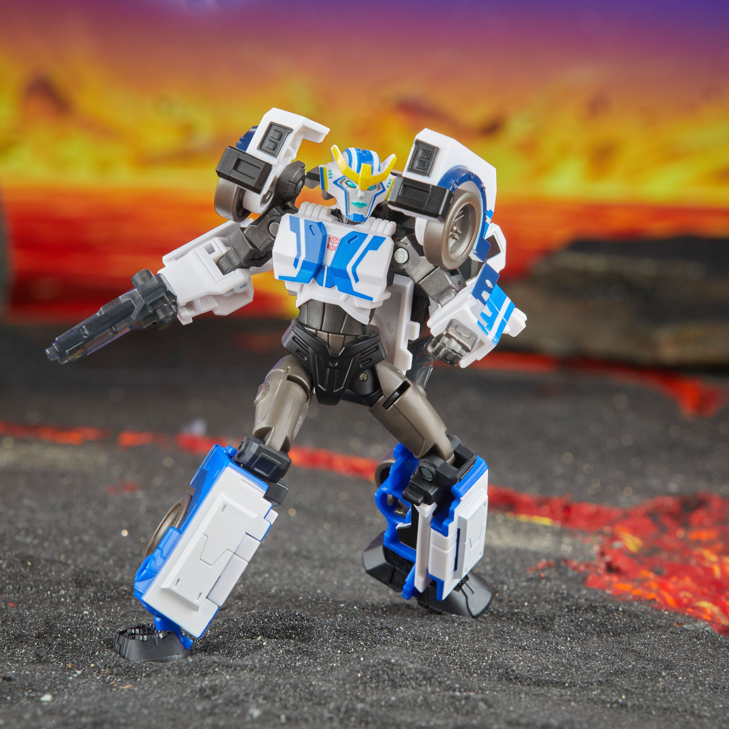 Transformers Generations Legacy United Deluxe Class Action Figure Robots in Disguise 2015 Universe Strongarm 14cm - Loaded Dice