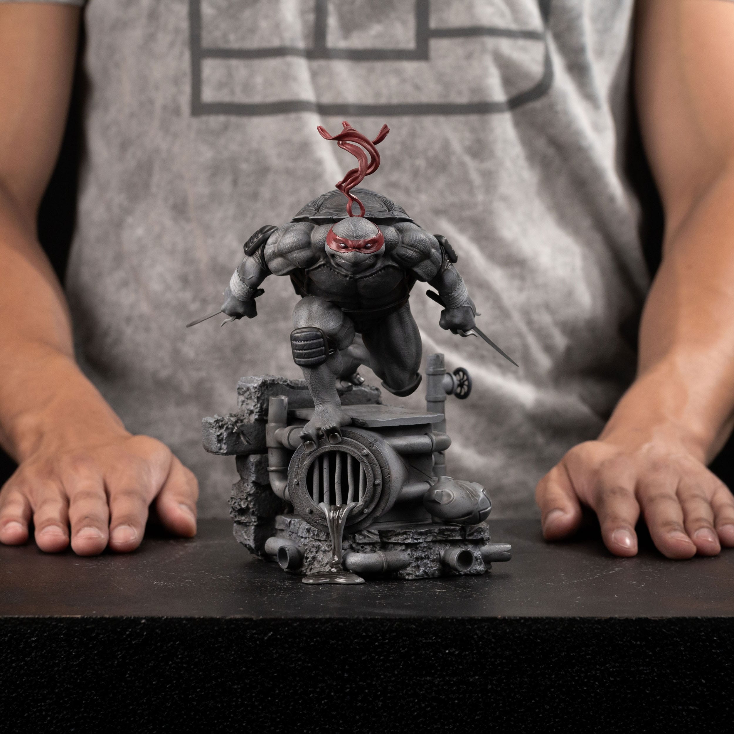 Teenage Mutant Ninja Turtles Art Scale Statue 1/10 Raphael Black and White Variant 26 cm heo exclusive - Loaded Dice