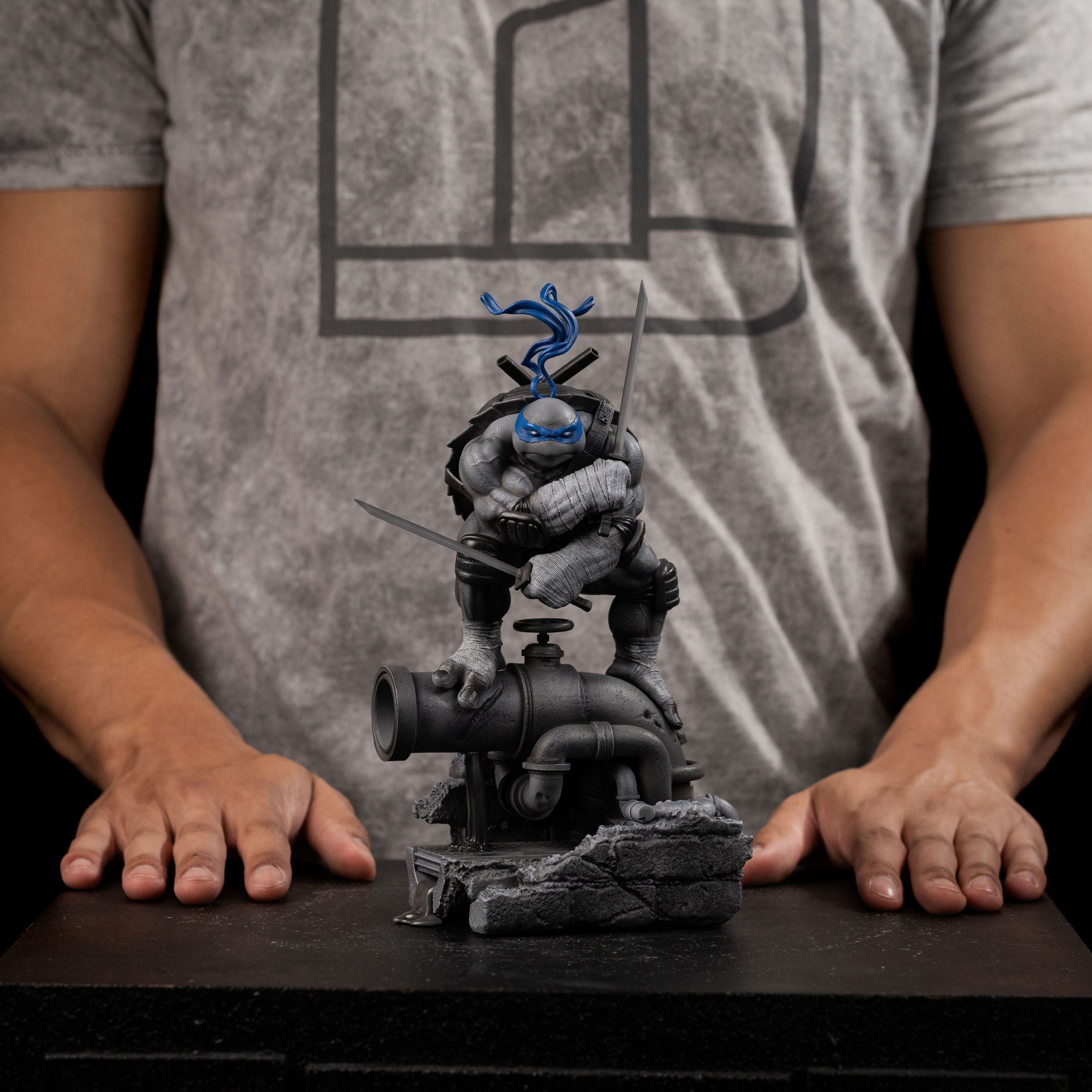 Teenage Mutant Ninja Turtles Art Scale Statue 1/10 Leonardo Black and White Variant 26 cm heo exclusive - Loaded Dice