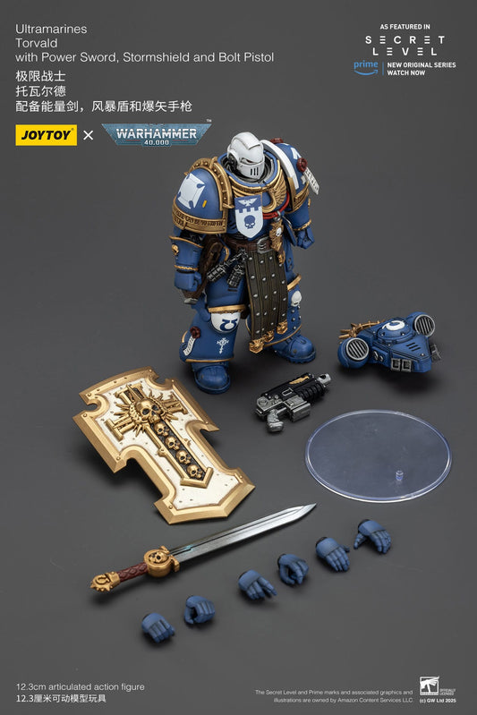 Joy Toy Warhammer 40k: Ultramarines Torvald with Power Sword, Stormshield and Bolt Pistol 13cm - Loaded Dice