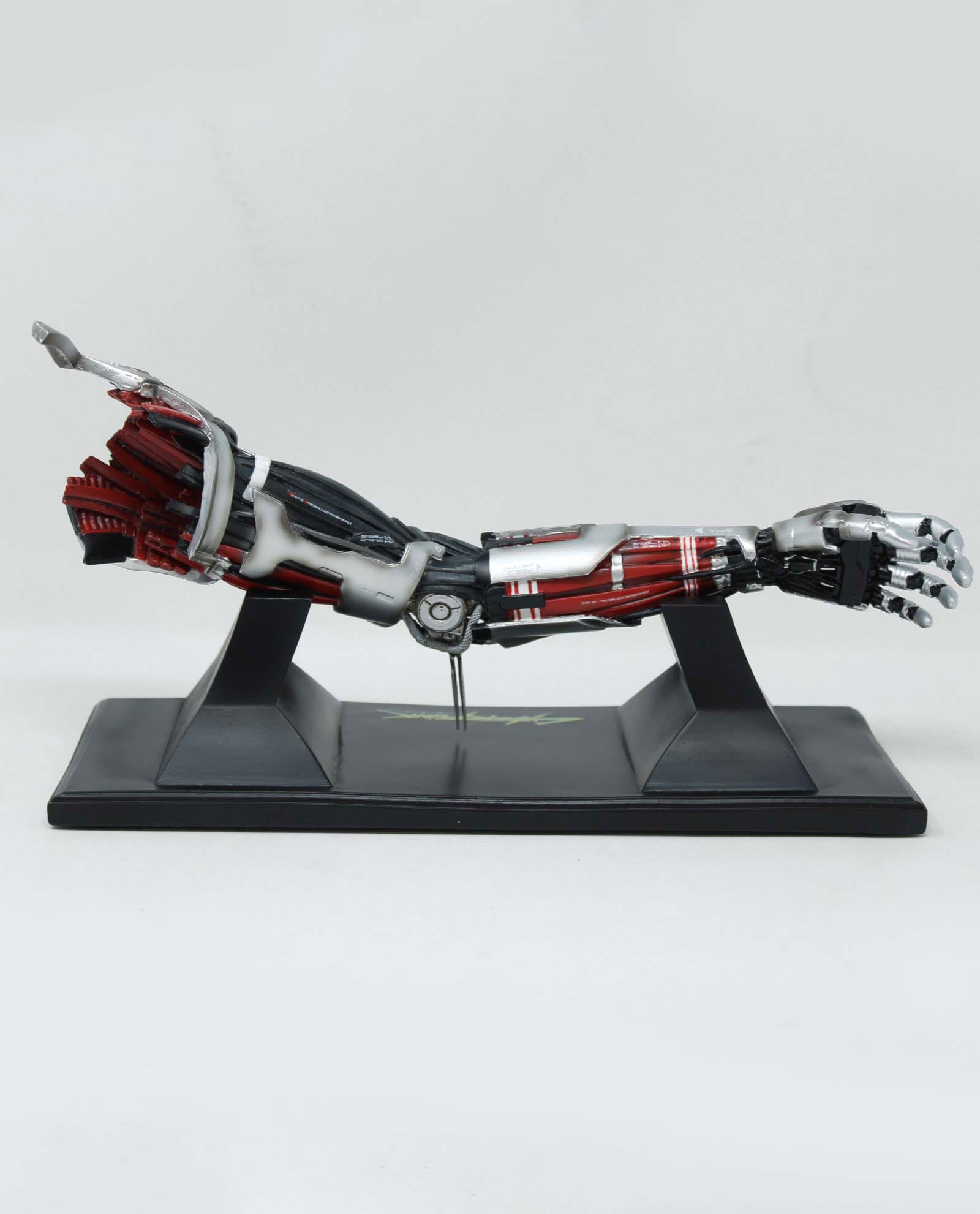 Cyberpunk: Edgerunners Replica Silverhand Arm 30cm - Loaded Dice