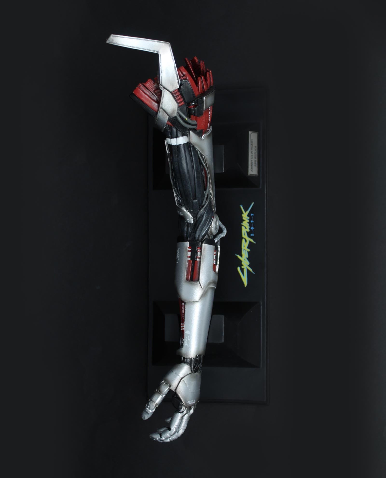 Cyberpunk: Edgerunners Replica Silverhand Arm 30cm - Loaded Dice