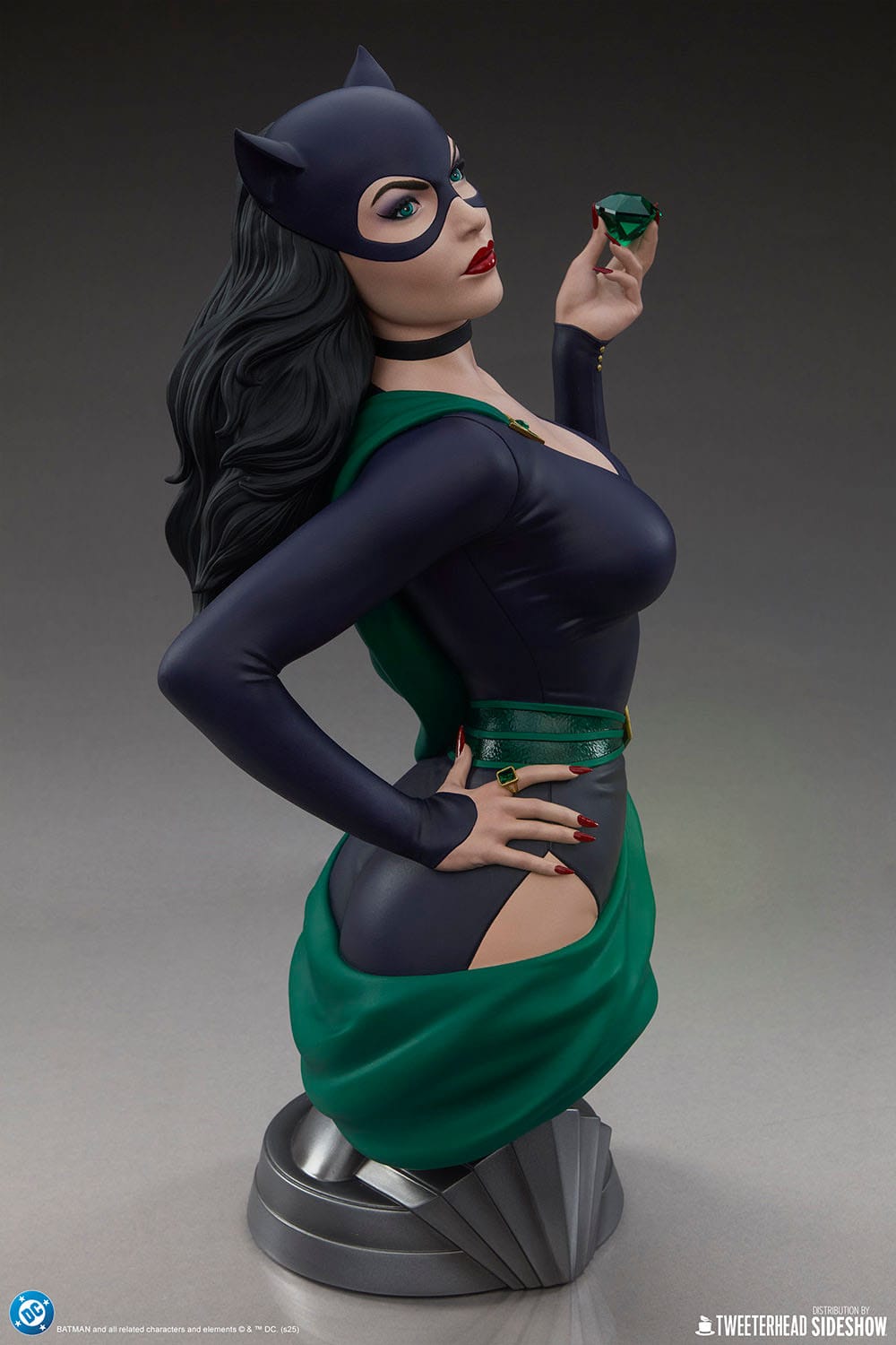 DC Comics Bust 1/3 Catwoman 39 cm ETA Jun 26 - Loaded Dice
