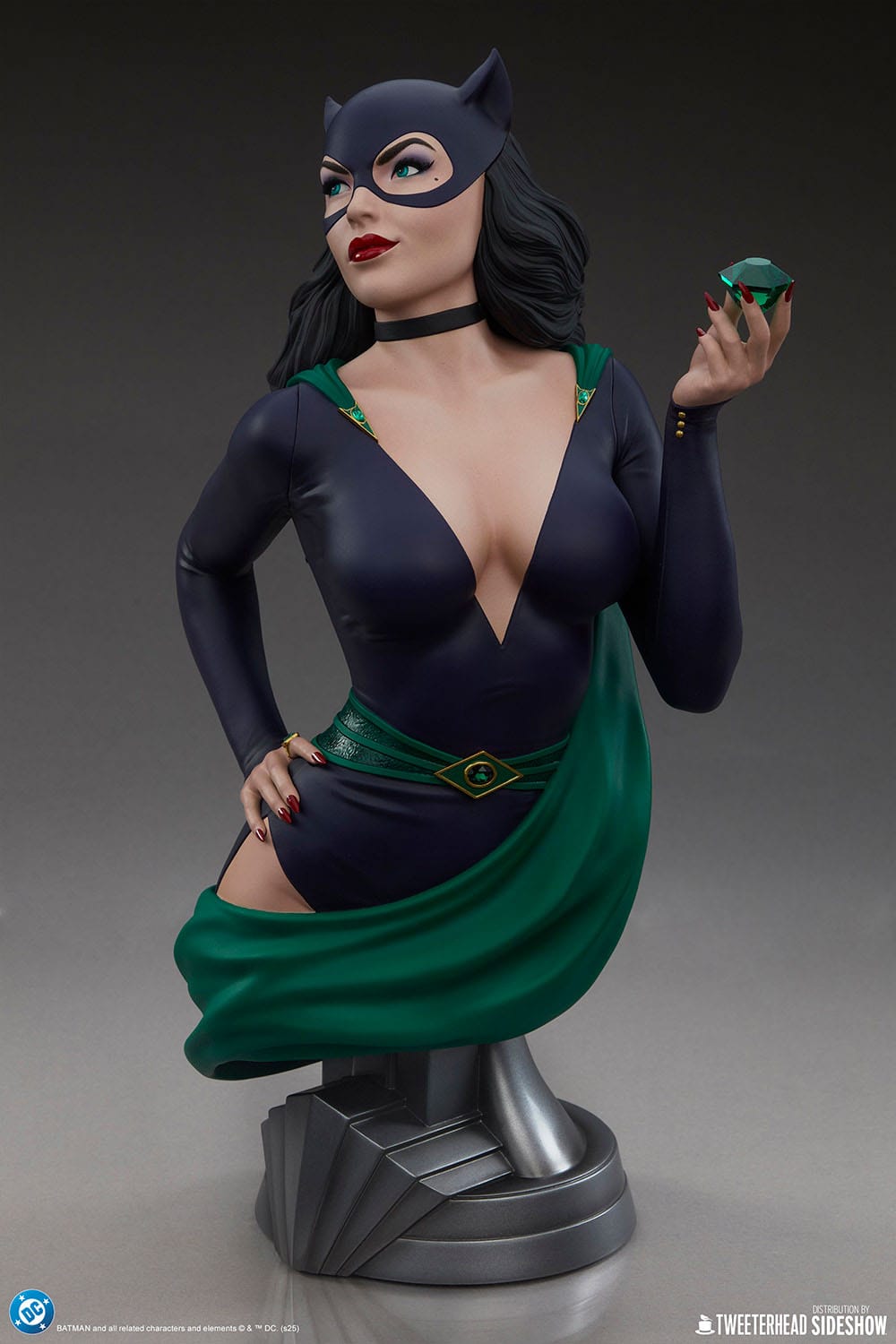 DC Comics Bust 1/3 Catwoman 39 cm ETA Jun 26 - Loaded Dice