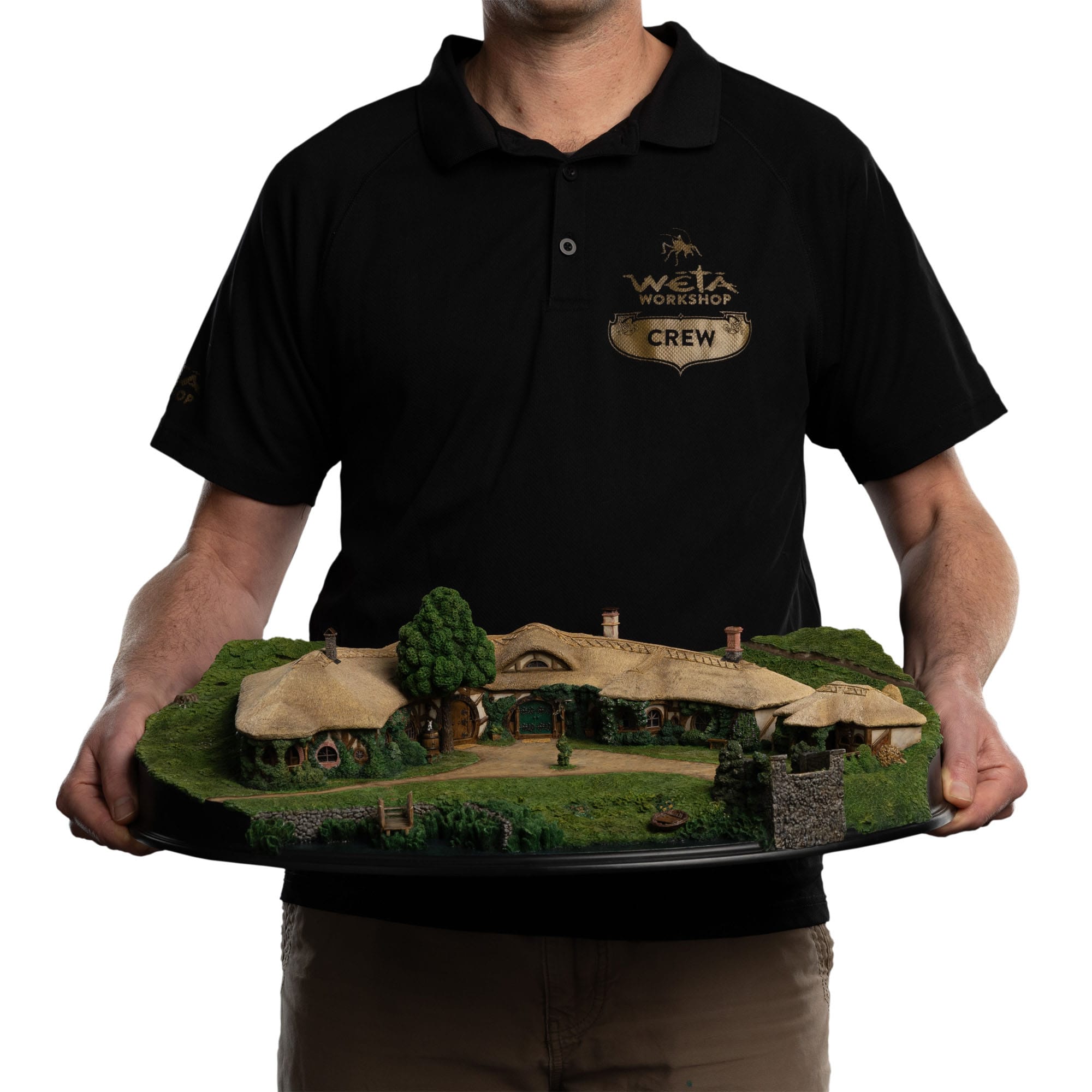Lord of the Rings Statue The Green Dragon Inn ETA Aug 2026 - Loaded Dice