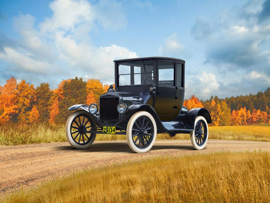 ICM 1:35 Doctor's Coupe 1917 Model T American Car - ICM35830