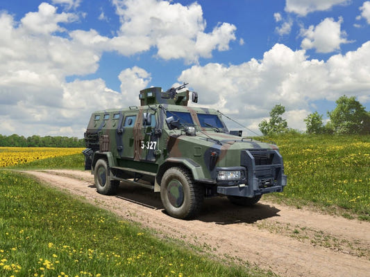ICM 1:35 Kozak-001' Ukrainian National Guard - ICM35015