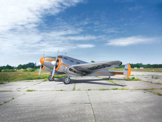 ICM 1:48 C18S American Passenger Aircraft - ICM48185