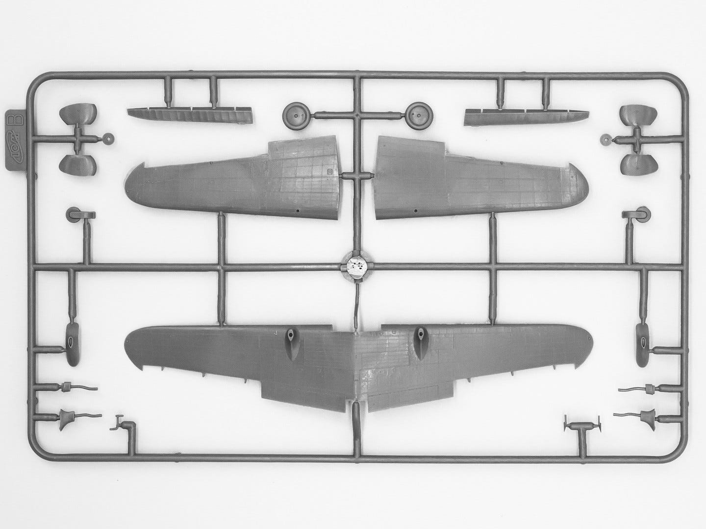 ICM 1:72 ‘Air Battle Over Khalkhin-Gol’ I-16 Type 18 / I-153 Chaika / Ki-27a (Set of 3 Aircraft) - ICMDS7208
