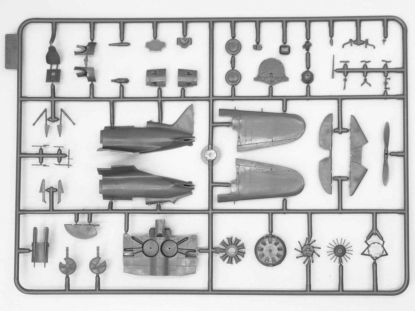 ICM 1:72 ‘Air Battle Over Khalkhin-Gol’ I-16 Type 18 / I-153 Chaika / Ki-27a (Set of 3 Aircraft) - ICMDS7208