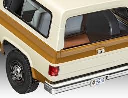 Revell 1985 Chevrolet K5 Blazer: Stranger Things 1:25 Scale - Loaded Dice