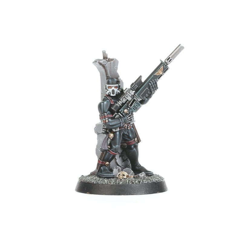 Painted Vindicare Assassin, smaller full-length front view on a round base