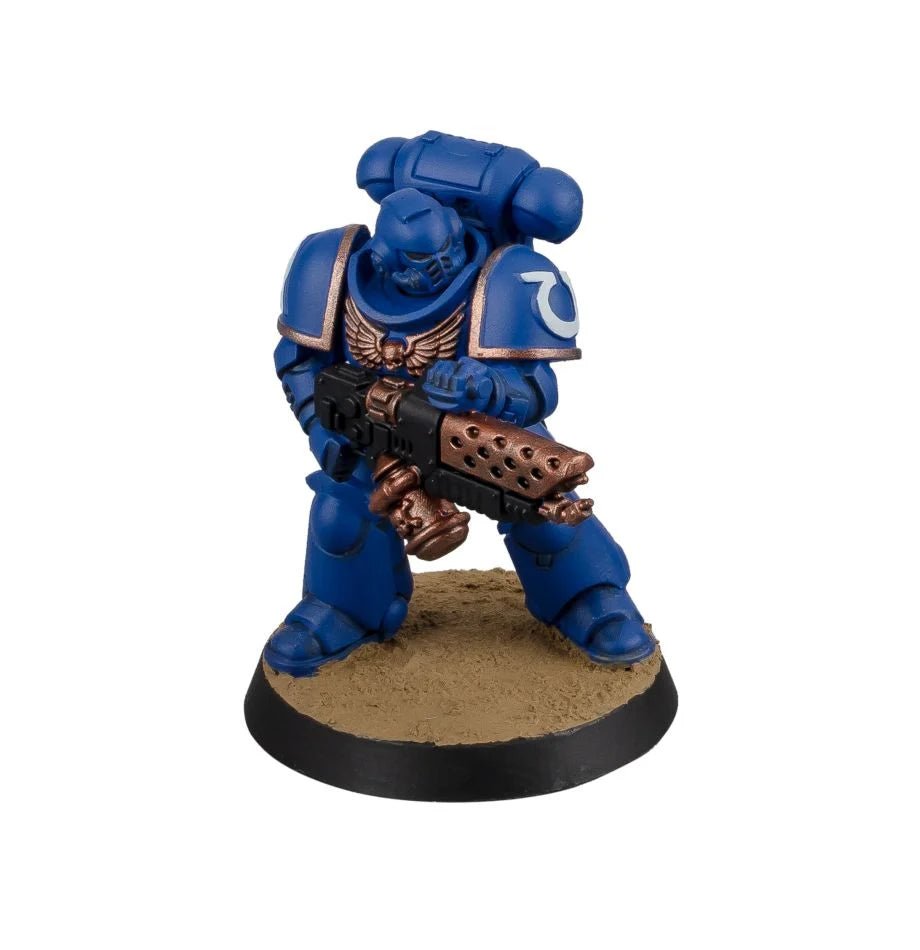 Painted Ultramarines Infernus Marine aiming a pyreblaster, front view