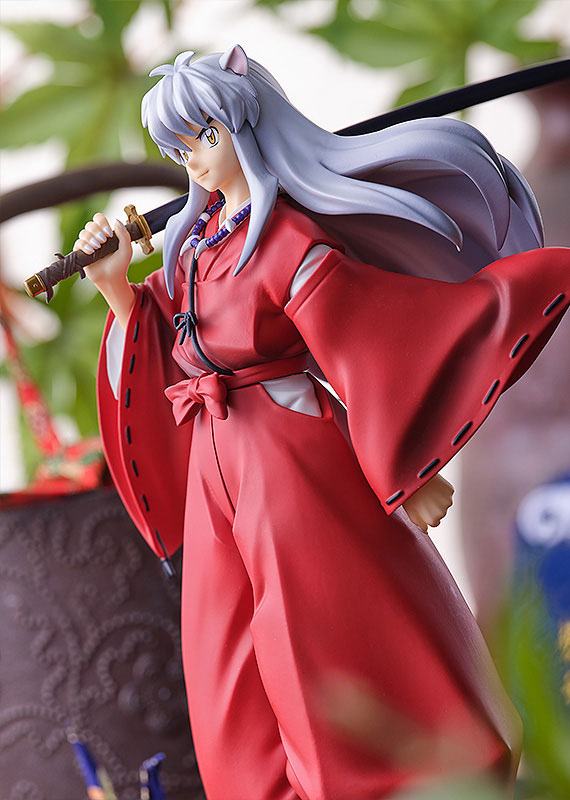 Pop Up Parade Inuyasha figure, low angle view of the red fire-rat robe