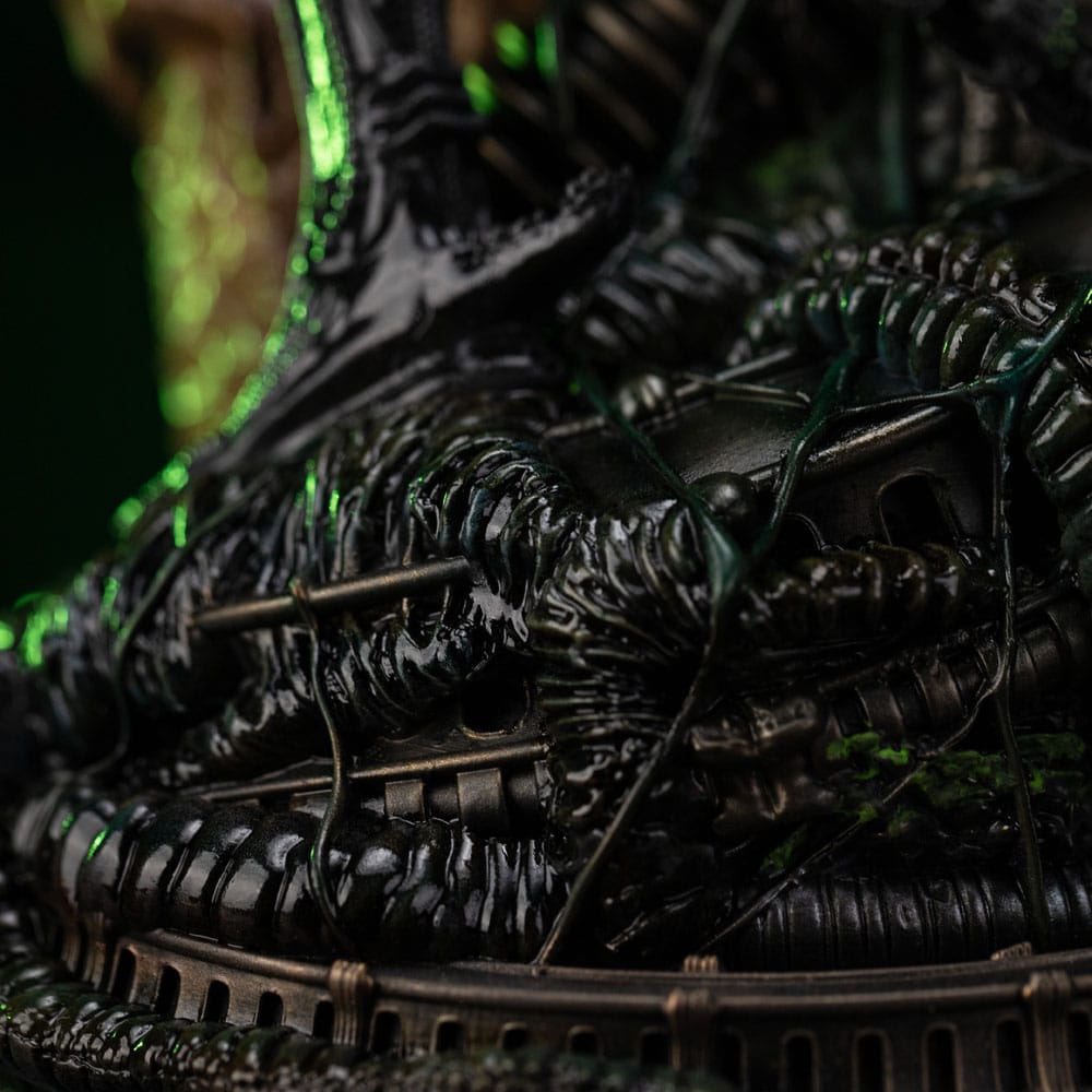 Close-up of the sculpted biomechanical base detail on the Iron Studios Alien Big Chap statue