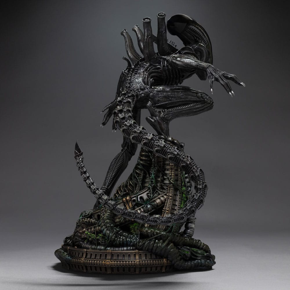 Iron Studios Alien Big Chap statue side view showing the xenomorph's tail and dorsal tubes