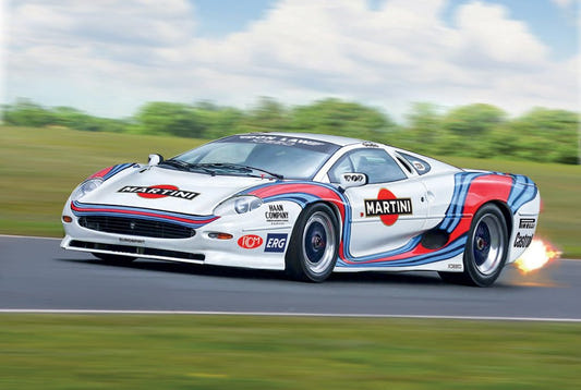 Italeri 1:24 Jaguar XJ220 Racing kit, artwork of Martini-liveried car on track