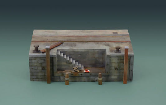 Italeri 1:35 Dock with Stairs - 5615