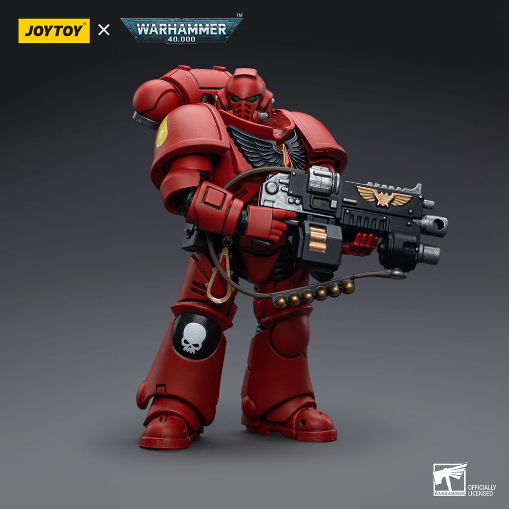 Joy Toy Blood Angels Intercessor aiming bolt rifle, three-quarter view, landscape shot